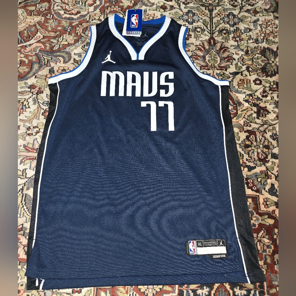 NBA Luka Dončić Mavs 77 Jersey